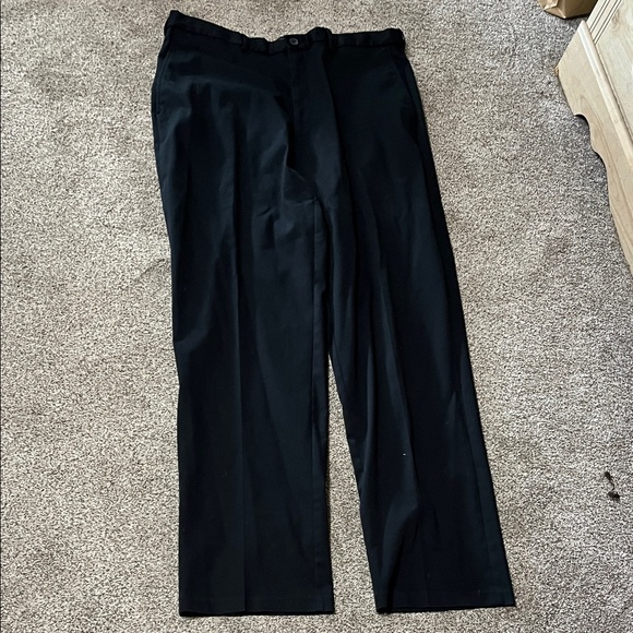 Haggar Men's Black classic fit premium no iron khaki slacks - Picture 1 of 3